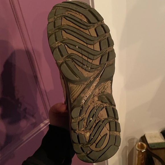 New Balance Runners - Picture 3 of 8